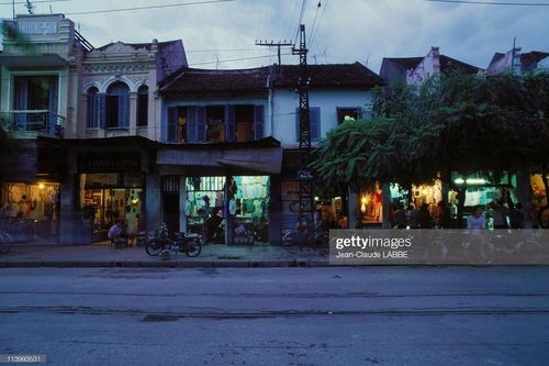 Loạt ảnh 'không đụng hàng' về phố cổ Hà Nội năm 1994