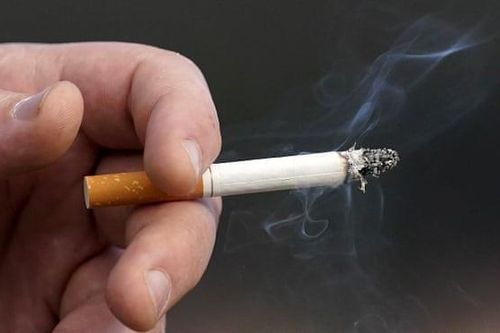 Người hút thuốc có khả năng phải nhập viện vì COVID-19 cao hơn 60%