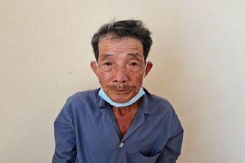 Cụ ông tự ý tháo dây phong tỏa, đánh luôn cả trưởng ấp