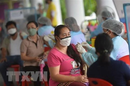 Toàn thế giới ghi nhận gần 233 triệu ca nhiễm virus SARS-CoV-2