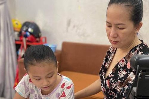 Phụ huynh đừng áp lực, đừng la mắng khi cùng con học online