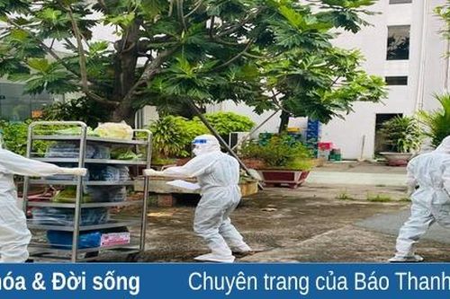 'Cởi áo cà sa, khoác blouse trắng'