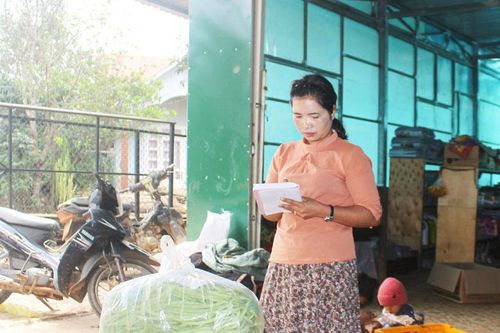 Hoa thắm của buôn làng