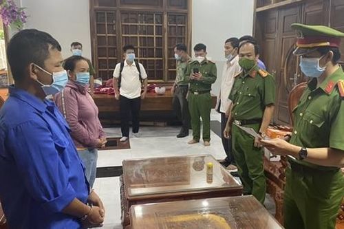 Bắt tạm giam 2 'lâm tặc' đốn hạ hơn 5ha rừng Hòn Đót