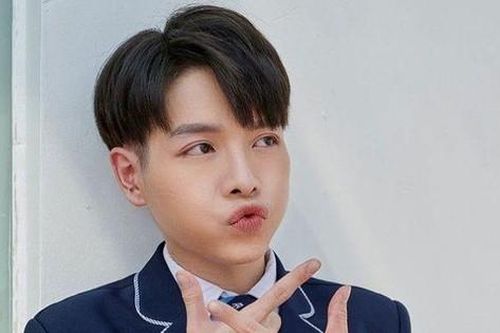 Đang yên đang lành, Đức Phúc bỗng bị 'vạ lây' bởi tin đồn cực sốc của một nam rapper