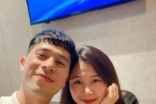 Đình Trọng đăng ảnh mừng sinh nhật bạn gái, Bùi Tiến Dũng vội vào 'đánh dấu chủ quyền'