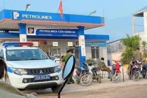 Giết vợ cũ rồi tự thiêu ở cây xăng