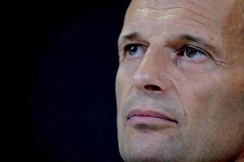 Juventus lao mình vào cơn bão