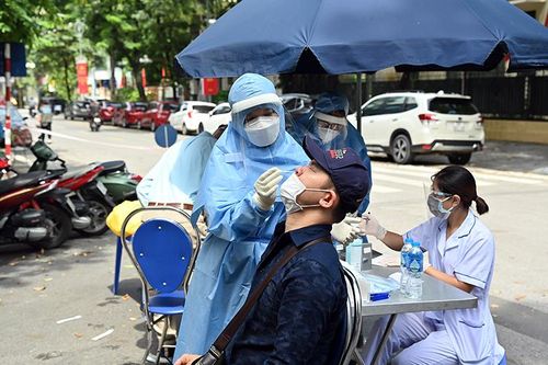Bộ Y tế nói gì về giá test nhanh Covid-19?