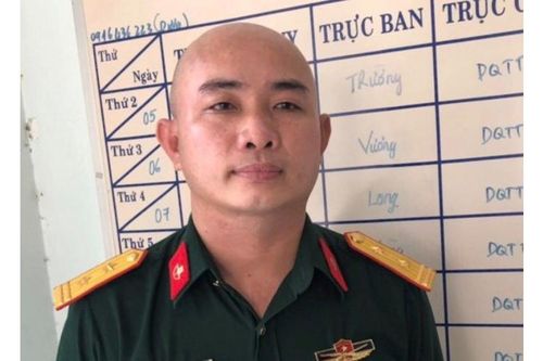 Khởi tố đối tượng giả danh trung tá đặc công để qua chốt kiểm soát