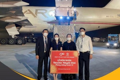 Bàn giao 1 triệu liều vaccine phòng Covid-19 Hayat-Vax
