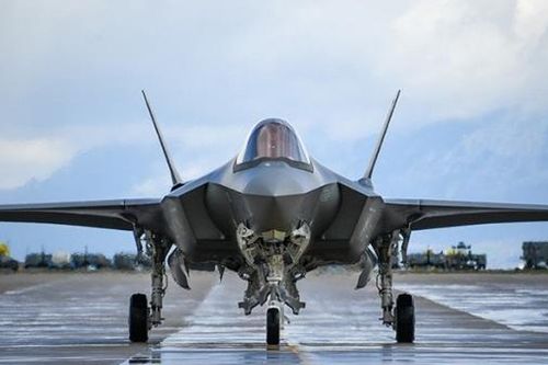 So sánh máy bay F-35 Mỹ với Su-35 của Nga