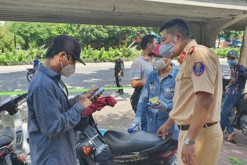 Phạt gần 10 triệu đồng người đàn ông không chấp hành đo nồng độ cồn