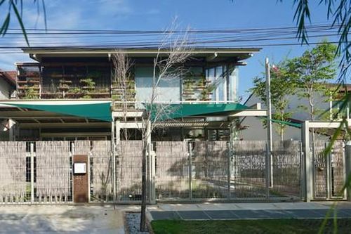 Ngôi nhà 'lột xác' nhờ làm vườn treo thay mặt tiền