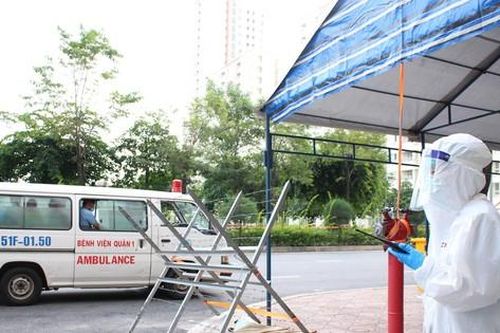 Các khu điều trị COVID-19 bắt đầu vắng bóng bệnh nhân