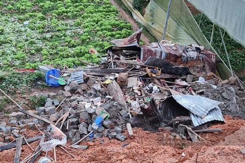 Taluy đang xây dựng đổ sập khiến 2 người tử vong