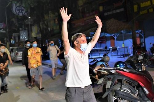 Dỡ phong tỏa tại ổ dịch lớn nhất Hà Nội