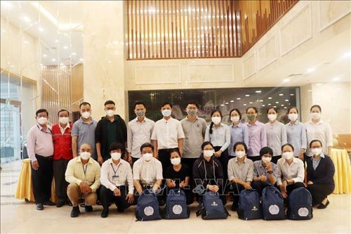 Tình nguyện viên tôn giáo tiếp tục hỗ trợ lực lượng tuyến đầu điều trị COVID-19