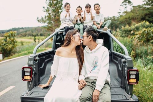 Minh Hà đăng ảnh mừng sinh nhật Lý Hải, kèm lời nhắn: 'Cuộc sống ngắn ngủi, lấp lánh chưa chắc là vàng'