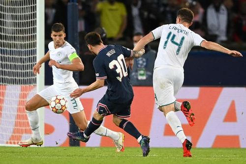 Cuối cùng Messi cũng 'lên tiếng' ở Paris