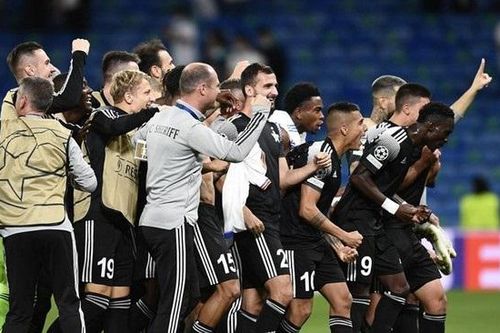'Tí hon' Sheriff quật ngã 'khổng lồ' Real ngay tại Bernabeu