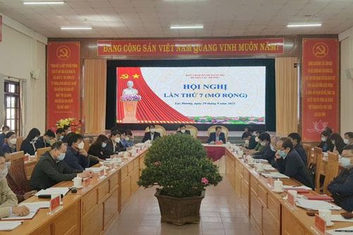 Hội nghị Huyện ủy Lạc Dương lần thứ 7
