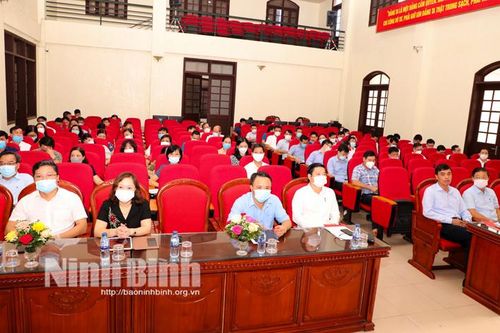 Thành ủy Ninh Bình học tập, quán triệt và triển khai thực hiện một số Nghị quyết, Đề án của Trung ương, của tỉnh