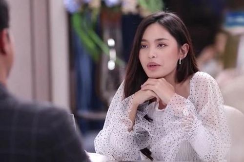 Chồng giao làm 4 mâm cỗ còn dặn 'không xong đừng trách', hôm sau nhìn sự việc khác thường diễn ra trong bếp mà anh ta 'vã mồ hôi'