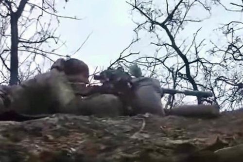 Xuất hiện đội lính bắn tỉa bí ẩn trang bị toàn đồ NATO tại miền Đông Ukraine