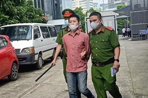 Tình tiết bất ngờ tại phiên xử bé gái 12 tuổi bị gã 'chồng hờ' của mẹ nhiều lần xâm hại