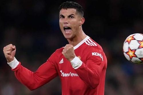 Ronaldo giải cứu MU lập siêu kỷ lục, HLV Solskjaer khen lấy khen để