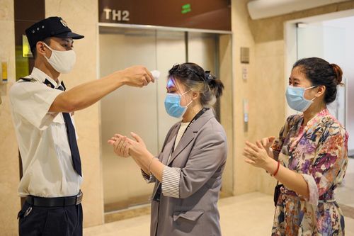 Hà Nội cần chuẩn bị gì cho 'bình thường mới'?