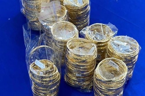 Tạm giữ người chở 2,2 kg vàng sang Campuchia