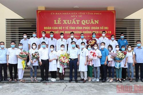 Đoàn cán bộ y tế thứ 6 của tỉnh Vĩnh Phúc vào nam chống dịch