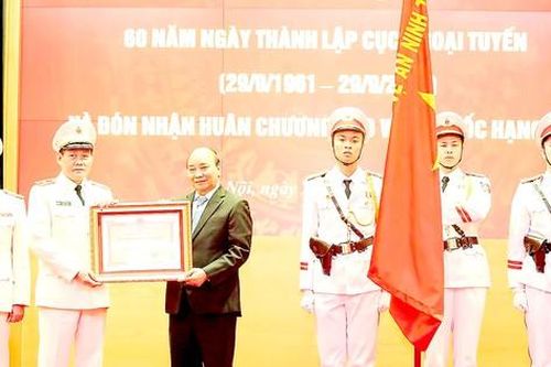 Xây dựng lực lượng ngoại tuyến chính quy, tinh nhuệ, hiện đại