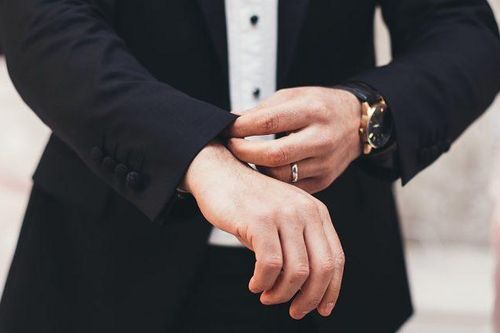 Trò đùa khiến chú rể gãy xương sống ngay trong đám cưới