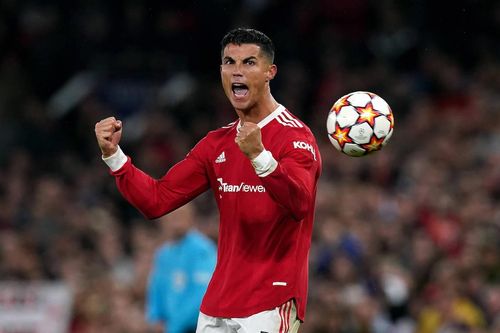 Ronaldo lập kỷ lục mới trong ngày giúp M.U thắng nghẹt thở
