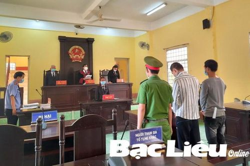 Bạc Liêu: Xét xử 2 đối tượng chống người thi hành công vụ ở chốt