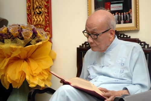 Giáo sư, Anh hùng Lao động Vũ Khiêu qua đời, hưởng thọ 106 tuổi