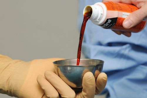 Cảnh báo nguy hiểm khi uống i-ốt để phòng COVID-19