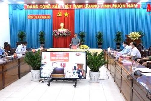 Bí thư Tỉnh ủy An Giang Lê Hồng Quang tham dự hội nghị giao ban trực tuyến đánh giá tình hình, kết quả công tác tổ chức xây dựng Đảng