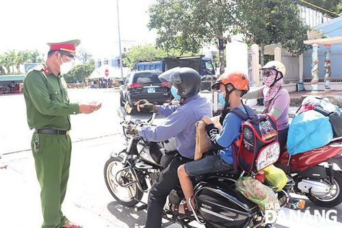 Giáo viên, học sinh trở về Đà Nẵng