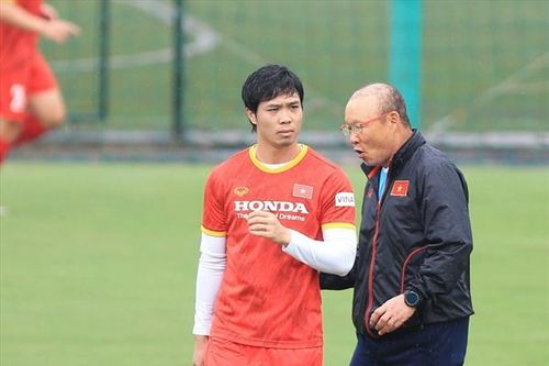 Đội tuyển Việt Nam lại lên đường