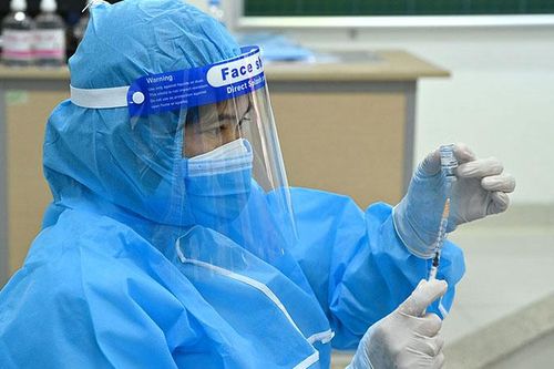 Người có bệnh lý thần kinh mạn tính có tiêm được tiêm vaccine phòng Covid-19 không?