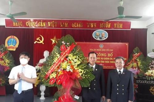 Chính trị - Xã hội Theo dòng thời sự Công bố và trao Quyết định bổ nhiệm chức vụ Chánh án, Phó Chánh án TAND tỉnh