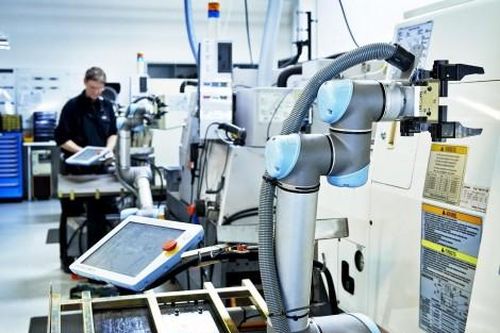 Kinh tế Khoa học - công nghệ 3 Lý do doanh nghiệp nên ứng dụng robot cộng tác vào sản xuất công nghiệp