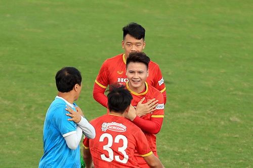 Quang Hải, Tiến Linh lập công, đội tuyển Việt Nam thắng U22 Việt Nam 4-1