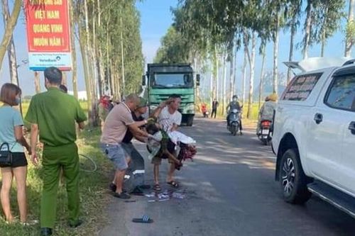 Hải Dương: Cụ ông bị xe tải cán nát chân