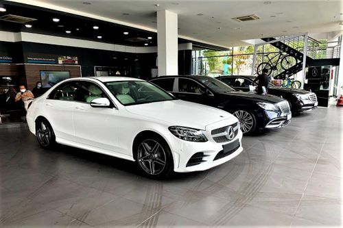 Đại lý ôtô, cửa hàng xe máy tại TP.HCM nhộn nhịp mở cửa trở lại