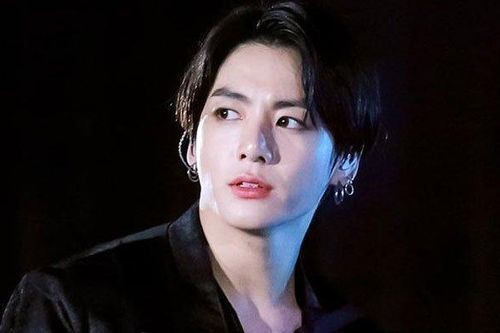 Jung Kook (BTS) bị cáo buộc quảng cáo chui